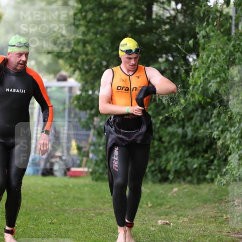 15.06.2025 - 7 Türme Triathlon Michael Strokosch http://msf.ph/oto/7962480 15.06.2025 12:14:49 Schwimmen 375, 448, 477, 504, 651, 655 meine-sportfotos.de