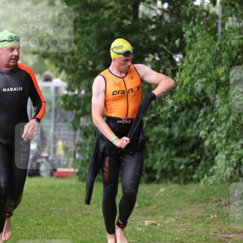 15.06.2025 - 7 Türme Triathlon Michael Strokosch http://msf.ph/oto/7962486 15.06.2025 12:14:50 Schwimmen 375, 448, 477, 504, 651, 655 meine-sportfotos.de