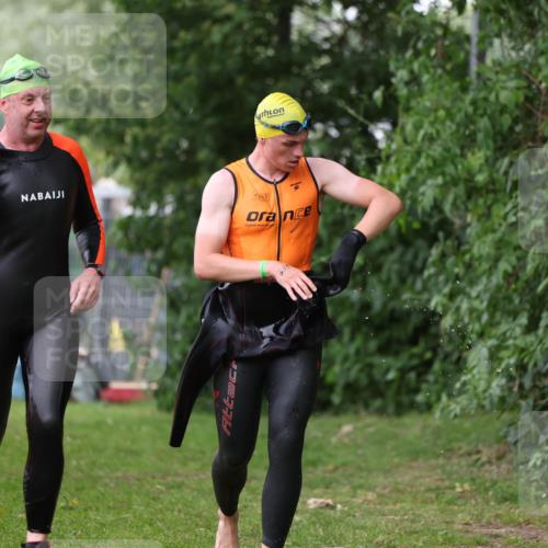 15.06.2025 - 7 Türme Triathlon Michael Strokosch http://msf.ph/oto/7962489 15.06.2025 12:14:50 Schwimmen 375, 448, 477, 504, 651, 655 meine-sportfotos.de