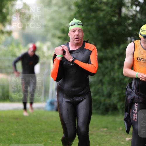 15.06.2025 - 7 Türme Triathlon Michael Strokosch http://msf.ph/oto/7962504 15.06.2025 12:14:51 Schwimmen 375, 448, 477, 504, 651, 655 meine-sportfotos.de