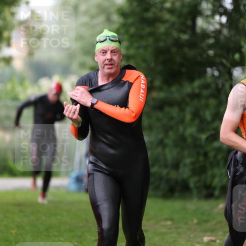 15.06.2025 - 7 Türme Triathlon Michael Strokosch http://msf.ph/oto/7962517 15.06.2025 12:14:51 Schwimmen 375, 448, 477, 504, 651, 655 meine-sportfotos.de