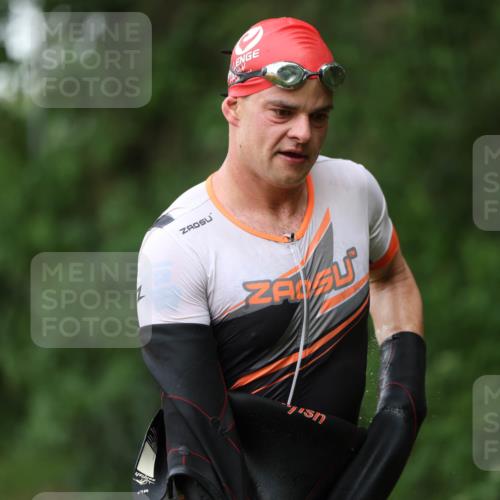 15.06.2025 - 7 Türme Triathlon Michael Strokosch http://msf.ph/oto/7962601 15.06.2025 12:14:57 Schwimmen 375, 448, 477, 504, 651, 655 meine-sportfotos.de