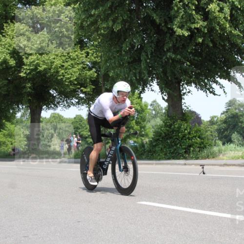 15.06.2025 - 7 Türme Triathlon Yannick Fuchs http://msf.ph/oto/7962625 15.06.2025 12:43:50 Radfahren  meine-sportfotos.de