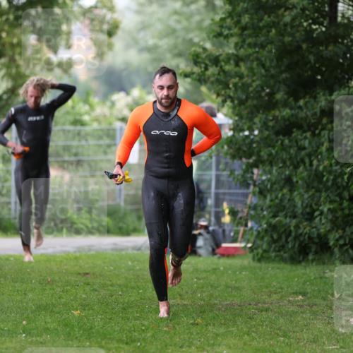 15.06.2025 - 7 Türme Triathlon Michael Strokosch http://msf.ph/oto/7962672 15.06.2025 12:15:01 Schwimmen 375, 448, 477, 504, 651, 655 meine-sportfotos.de