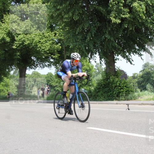 15.06.2025 - 7 Türme Triathlon Yannick Fuchs http://msf.ph/oto/7962674 15.06.2025 12:44:28 Radfahren  meine-sportfotos.de