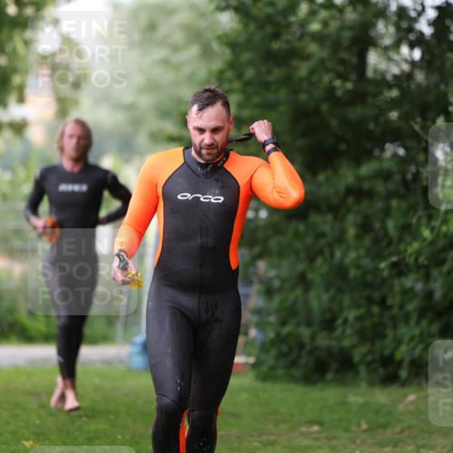 15.06.2025 - 7 Türme Triathlon Michael Strokosch http://msf.ph/oto/7962696 15.06.2025 12:15:03 Schwimmen 375, 448, 477, 504, 651, 655 meine-sportfotos.de