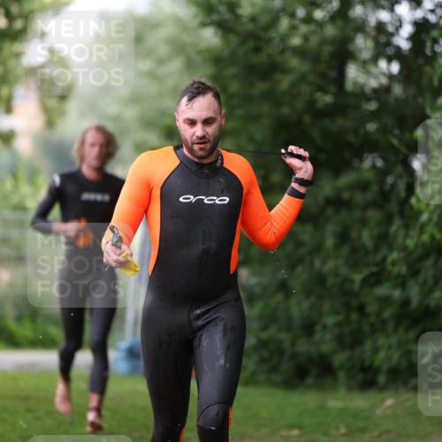 15.06.2025 - 7 Türme Triathlon Michael Strokosch http://msf.ph/oto/7962702 15.06.2025 12:15:03 Schwimmen 375, 448, 477, 504, 651, 655 meine-sportfotos.de