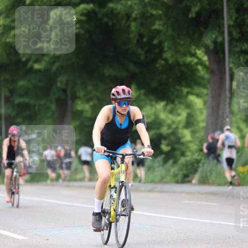15.06.2025 - 7 Türme Triathlon Yannick Fuchs http://msf.ph/oto/7962757 15.06.2025 13:52:26 Radfahren 556, 729, 1038, 1083 meine-sportfotos.de