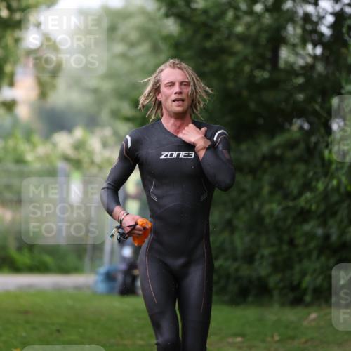 15.06.2025 - 7 Türme Triathlon Michael Strokosch http://msf.ph/oto/7962764 15.06.2025 12:15:06 Schwimmen 375, 448, 477, 504, 651, 655 meine-sportfotos.de
