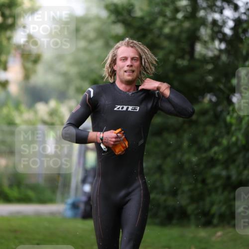 15.06.2025 - 7 Türme Triathlon Michael Strokosch http://msf.ph/oto/7962772 15.06.2025 12:15:06 Schwimmen 375, 448, 477, 504, 651, 655 meine-sportfotos.de