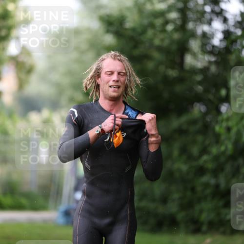 15.06.2025 - 7 Türme Triathlon Michael Strokosch http://msf.ph/oto/7962785 15.06.2025 12:15:06 Schwimmen 375, 448, 477, 504, 651, 655 meine-sportfotos.de