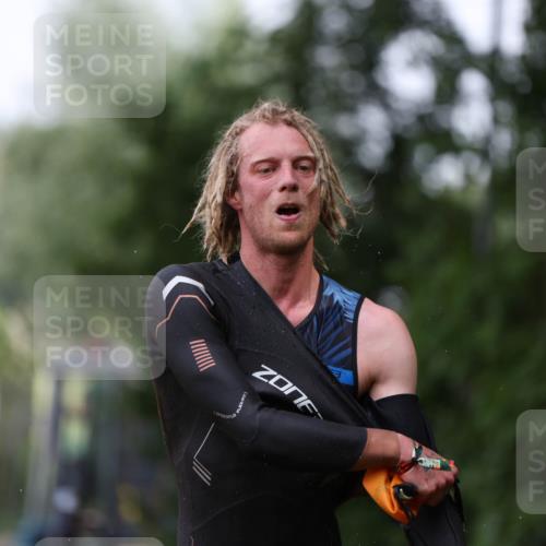 15.06.2025 - 7 Türme Triathlon Michael Strokosch http://msf.ph/oto/7962807 15.06.2025 12:15:08 Schwimmen 375, 504, 651 meine-sportfotos.de