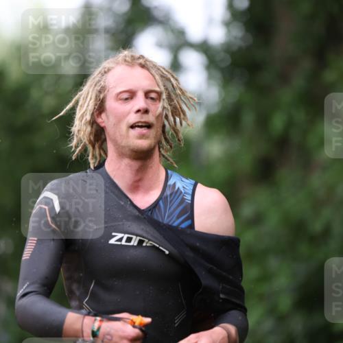 15.06.2025 - 7 Türme Triathlon Michael Strokosch http://msf.ph/oto/7962814 15.06.2025 12:15:08 Schwimmen 375, 504, 651 meine-sportfotos.de