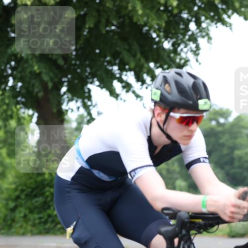 15.06.2025 - 7 Türme Triathlon Yannick Fuchs http://msf.ph/oto/7962848 15.06.2025 11:06:04 Radfahren 201, 290 meine-sportfotos.de