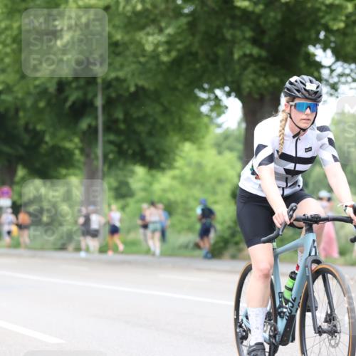 15.06.2025 - 7 Türme Triathlon Yannick Fuchs http://msf.ph/oto/7962893 15.06.2025 13:52:32 Radfahren 556, 729, 799, 1038 meine-sportfotos.de