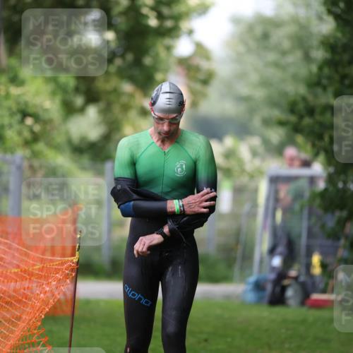 15.06.2025 - 7 Türme Triathlon Michael Strokosch http://msf.ph/oto/7962939 15.06.2025 12:15:20 Schwimmen 490, 565, 671 meine-sportfotos.de