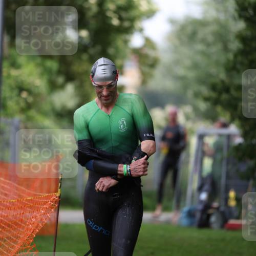 15.06.2025 - 7 Türme Triathlon Michael Strokosch http://msf.ph/oto/7962962 15.06.2025 12:15:20 Schwimmen 490, 565, 671 meine-sportfotos.de