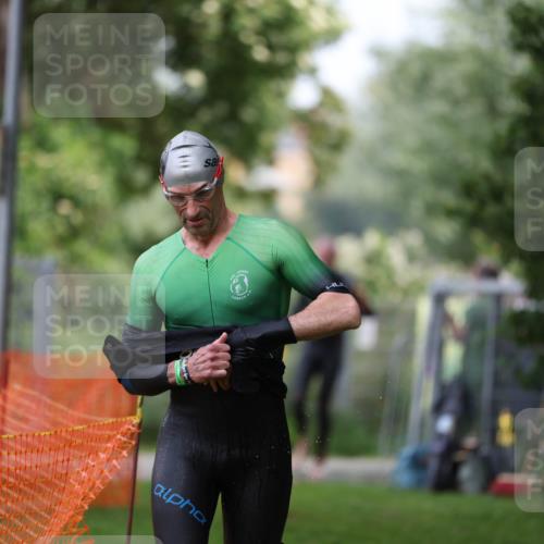 15.06.2025 - 7 Türme Triathlon Michael Strokosch http://msf.ph/oto/7962972 15.06.2025 12:15:21 Schwimmen 490, 565, 671 meine-sportfotos.de