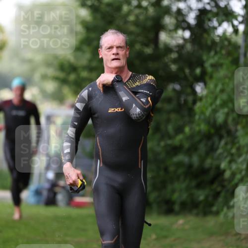 15.06.2025 - 7 Türme Triathlon Michael Strokosch http://msf.ph/oto/7962987 15.06.2025 12:15:29 Schwimmen 366, 490, 565, 671 meine-sportfotos.de