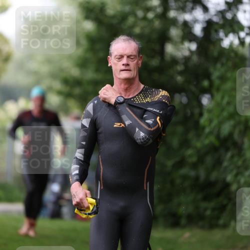 15.06.2025 - 7 Türme Triathlon Michael Strokosch http://msf.ph/oto/7962997 15.06.2025 12:15:29 Schwimmen 366, 490, 565, 671 meine-sportfotos.de