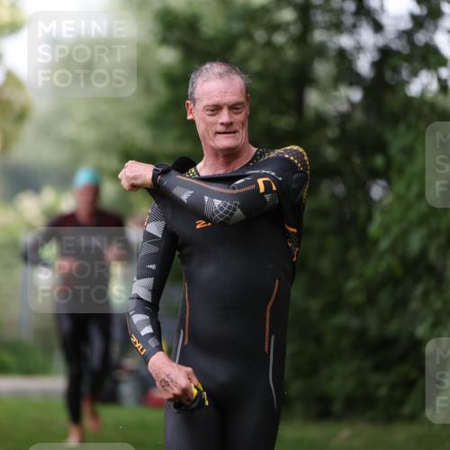 15.06.2025 - 7 Türme Triathlon Michael Strokosch http://msf.ph/oto/7963005 15.06.2025 12:15:29 Schwimmen 366, 490, 565, 671 meine-sportfotos.de