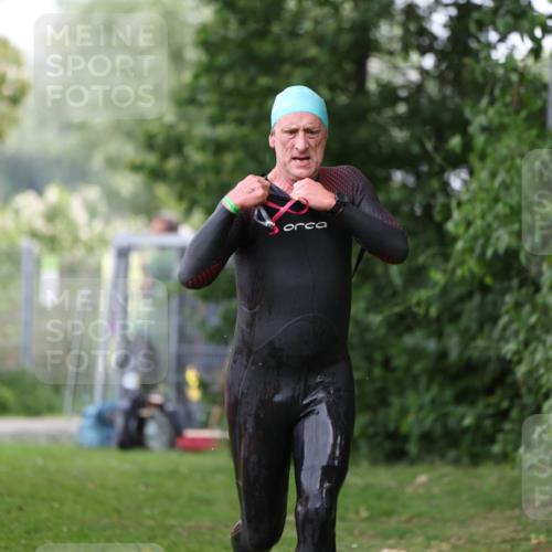 15.06.2025 - 7 Türme Triathlon Michael Strokosch http://msf.ph/oto/7963058 15.06.2025 12:15:32 Schwimmen 366, 490, 500, 565, 671 meine-sportfotos.de