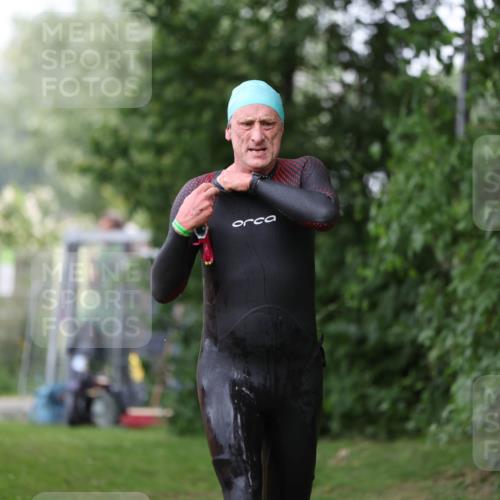 15.06.2025 - 7 Türme Triathlon Michael Strokosch http://msf.ph/oto/7963065 15.06.2025 12:15:32 Schwimmen 366, 490, 500, 565, 671 meine-sportfotos.de