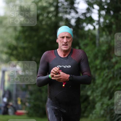 15.06.2025 - 7 Türme Triathlon Michael Strokosch http://msf.ph/oto/7963074 15.06.2025 12:15:33 Schwimmen 366, 490, 500, 565, 671 meine-sportfotos.de