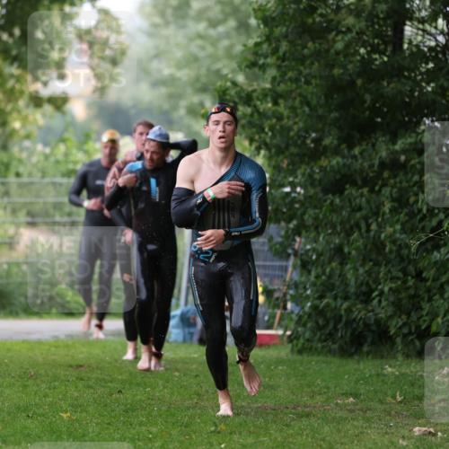 15.06.2025 - 7 Türme Triathlon Michael Strokosch http://msf.ph/oto/7963104 15.06.2025 12:15:45 Schwimmen 366, 446, 500, 503, 537, 575, 583 meine-sportfotos.de