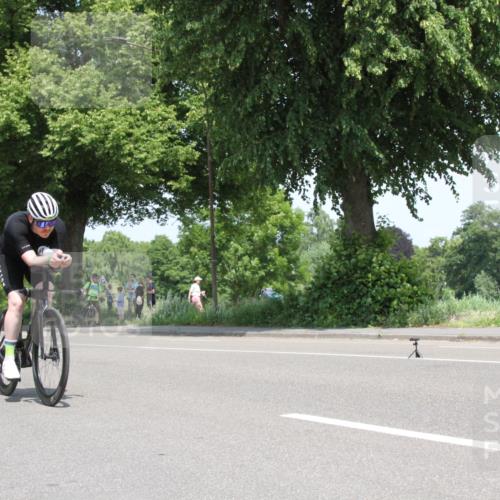 15.06.2025 - 7 Türme Triathlon Yannick Fuchs http://msf.ph/oto/7963145 15.06.2025 12:48:04 Radfahren  meine-sportfotos.de