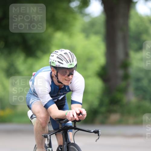 15.06.2025 - 7 Türme Triathlon Yannick Fuchs http://msf.ph/oto/7963146 15.06.2025 11:08:58 Radfahren 250, 299 meine-sportfotos.de