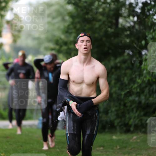 15.06.2025 - 7 Türme Triathlon Michael Strokosch http://msf.ph/oto/7963151 15.06.2025 12:15:47 Schwimmen 366, 446, 500, 503, 537, 575, 583 meine-sportfotos.de