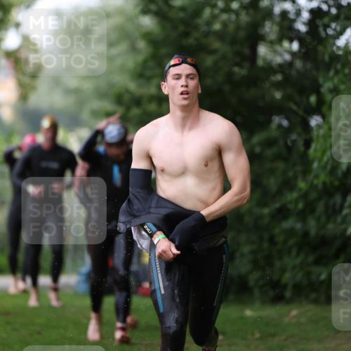 15.06.2025 - 7 Türme Triathlon Michael Strokosch http://msf.ph/oto/7963156 15.06.2025 12:15:47 Schwimmen 366, 446, 500, 503, 537, 575, 583 meine-sportfotos.de