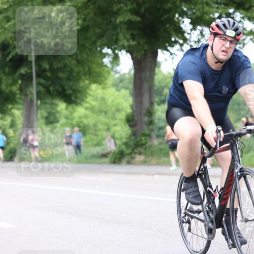 15.06.2025 - 7 Türme Triathlon Yannick Fuchs http://msf.ph/oto/7963164 15.06.2025 13:53:00 Radfahren 408, 946, 1022, 1115 meine-sportfotos.de