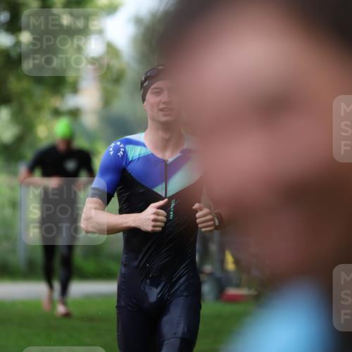 15.06.2025 - 7 Türme Triathlon Michael Strokosch http://msf.ph/oto/7963281 15.06.2025 12:15:55 Schwimmen 366, 411, 446, 500, 503, 537, 567, 575, 583 meine-sportfotos.de