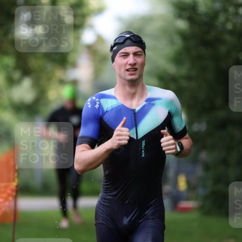15.06.2025 - 7 Türme Triathlon Michael Strokosch http://msf.ph/oto/7963284 15.06.2025 12:15:56 Schwimmen 366, 411, 446, 500, 503, 537, 567, 575, 583 meine-sportfotos.de