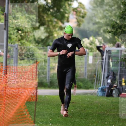 15.06.2025 - 7 Türme Triathlon Michael Strokosch http://msf.ph/oto/7963301 15.06.2025 12:15:57 Schwimmen 411, 446, 500, 503, 537, 567, 575, 583 meine-sportfotos.de
