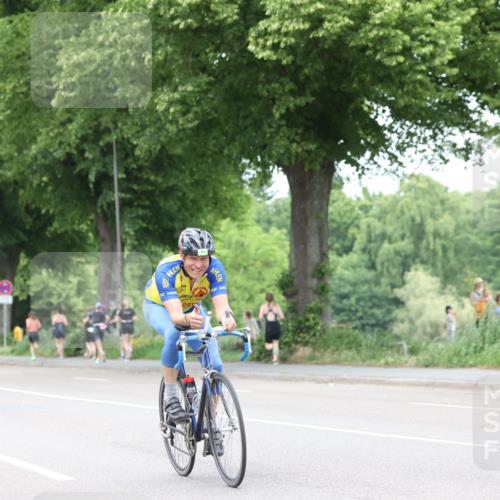 15.06.2025 - 7 Türme Triathlon Yannick Fuchs http://msf.ph/oto/7963304 15.06.2025 13:53:11 Radfahren 336, 800, 1194 meine-sportfotos.de