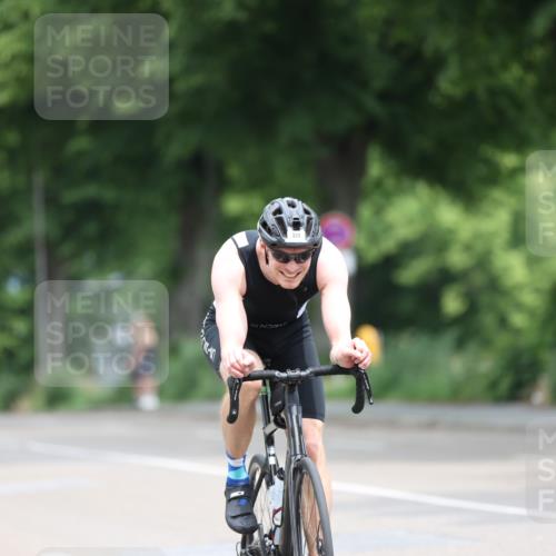 15.06.2025 - 7 Türme Triathlon Yannick Fuchs http://msf.ph/oto/7963305 15.06.2025 11:09:25 Radfahren 232 meine-sportfotos.de