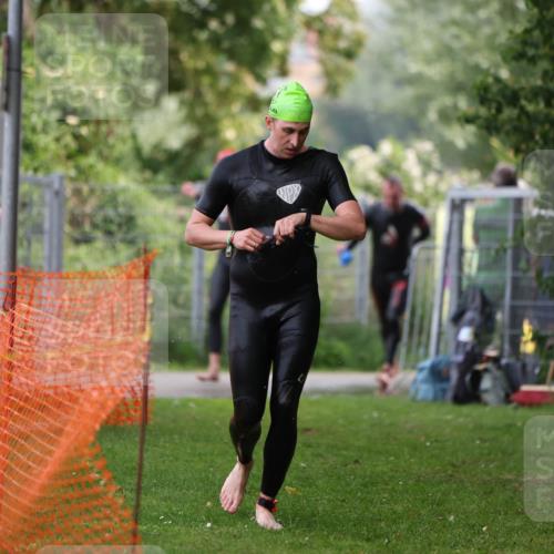 15.06.2025 - 7 Türme Triathlon Michael Strokosch http://msf.ph/oto/7963321 15.06.2025 12:15:58 Schwimmen 411, 446, 500, 503, 537, 567, 575, 583 meine-sportfotos.de