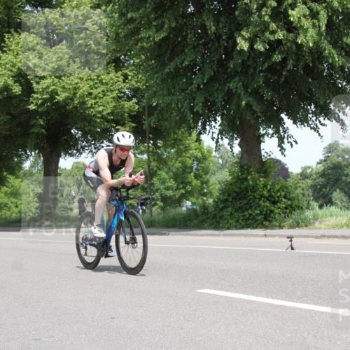 15.06.2025 - 7 Türme Triathlon Yannick Fuchs http://msf.ph/oto/7963353 15.06.2025 12:50:00 Radfahren  meine-sportfotos.de