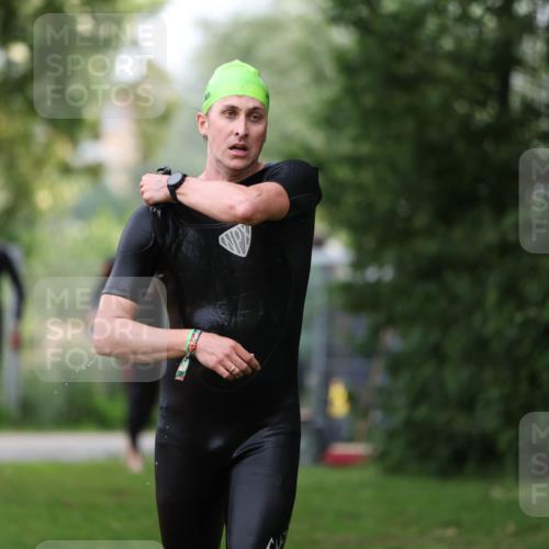 15.06.2025 - 7 Türme Triathlon Michael Strokosch http://msf.ph/oto/7963365 15.06.2025 12:16:01 Schwimmen 411, 446, 500, 503, 511, 537, 567, 575, 583, 669 meine-sportfotos.de