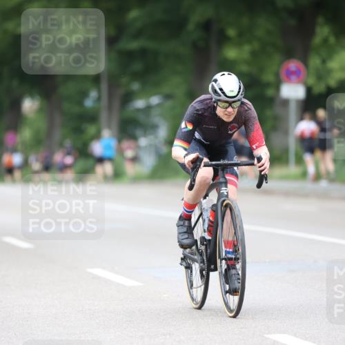 15.06.2025 - 7 Türme Triathlon Yannick Fuchs http://msf.ph/oto/7963377 15.06.2025 13:53:17 Radfahren 800, 819, 1194 meine-sportfotos.de