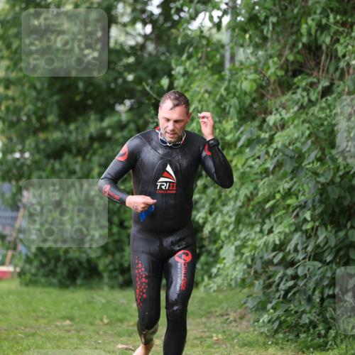 15.06.2025 - 7 Türme Triathlon Michael Strokosch http://msf.ph/oto/7963483 15.06.2025 12:16:08 Schwimmen 378, 397, 411, 503, 511, 567, 648, 669, 677 meine-sportfotos.de
