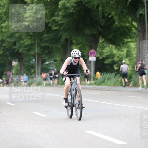 15.06.2025 - 7 Türme Triathlon Yannick Fuchs http://msf.ph/oto/7963510 15.06.2025 13:53:23 Radfahren 748, 819 meine-sportfotos.de
