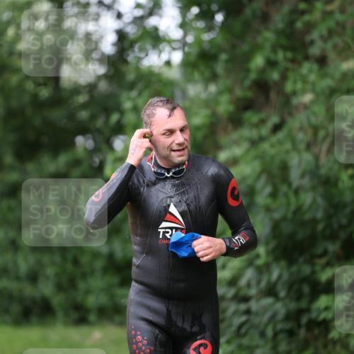 15.06.2025 - 7 Türme Triathlon Michael Strokosch http://msf.ph/oto/7963522 15.06.2025 12:16:10 Schwimmen 378, 397, 411, 503, 511, 567, 648, 657, 669, 677 meine-sportfotos.de