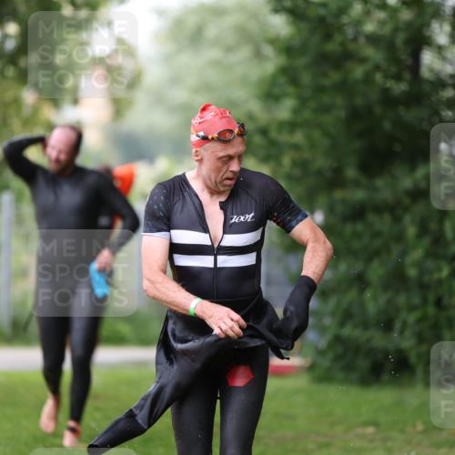 15.06.2025 - 7 Türme Triathlon Michael Strokosch http://msf.ph/oto/7963537 15.06.2025 12:16:11 Schwimmen 378, 397, 411, 503, 511, 567, 648, 657, 669, 677 meine-sportfotos.de