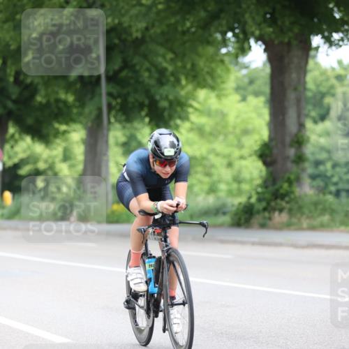 15.06.2025 - 7 Türme Triathlon Yannick Fuchs http://msf.ph/oto/7963539 15.06.2025 11:10:21 Radfahren 267, 292 meine-sportfotos.de