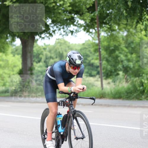 15.06.2025 - 7 Türme Triathlon Yannick Fuchs http://msf.ph/oto/7963554 15.06.2025 11:10:21 Radfahren 267, 292 meine-sportfotos.de