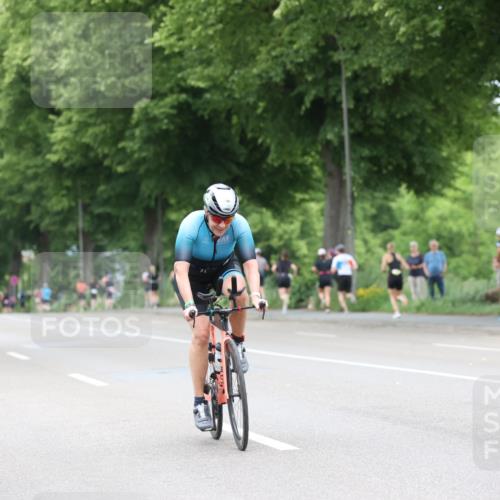 15.06.2025 - 7 Türme Triathlon Yannick Fuchs http://msf.ph/oto/7963557 15.06.2025 13:53:25 Radfahren 748, 819, 863 meine-sportfotos.de